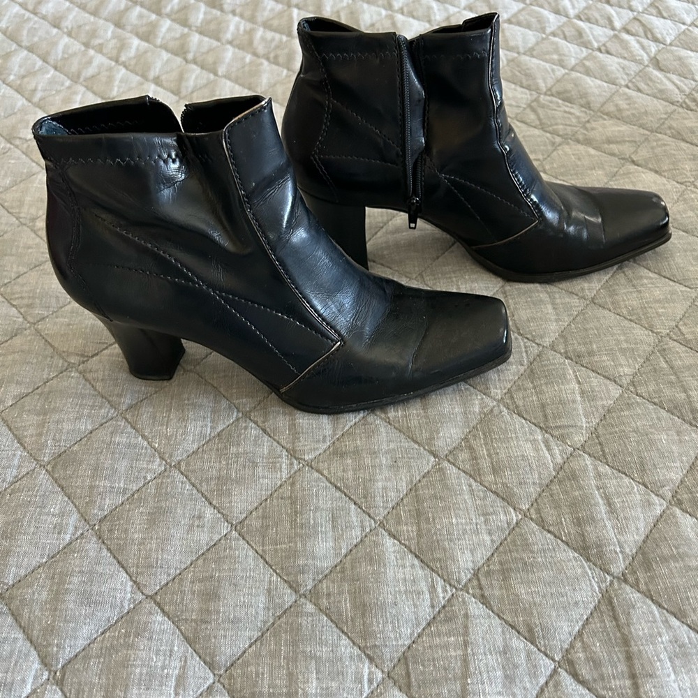 Franco Sarto Elegant Black Ankle Boots